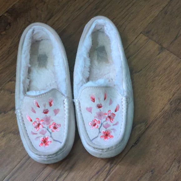 UGG Shoes Ugg Ansley Pink Blossom Suede Slippers Poshmark